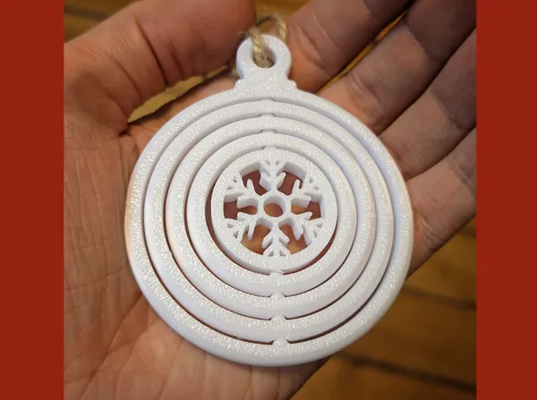 Flocon de neige gyroscopique - mini décoration hivernale