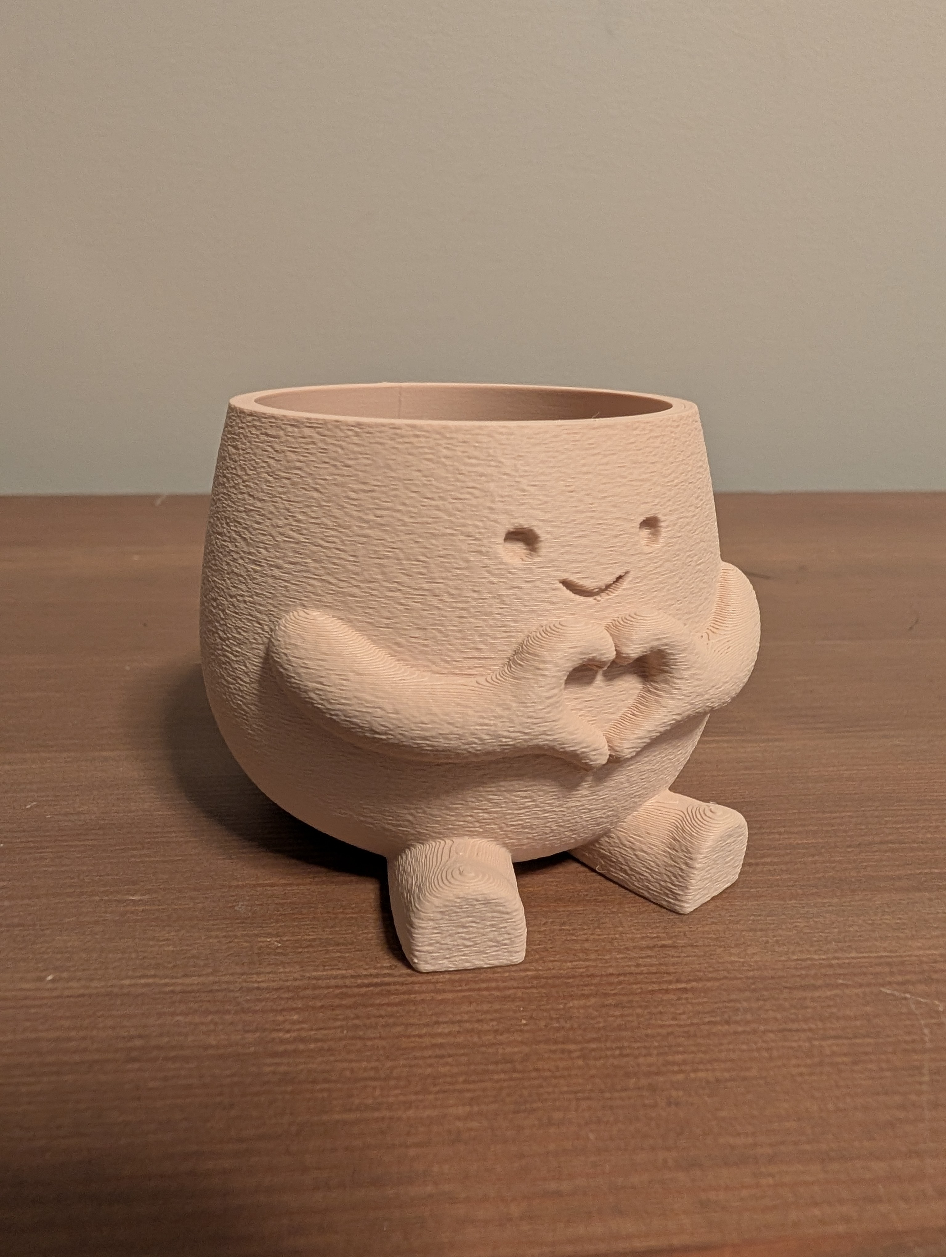Miniatura 2 do modelo 3D "Hearty" Pot - Cute Heart-Hands Decor