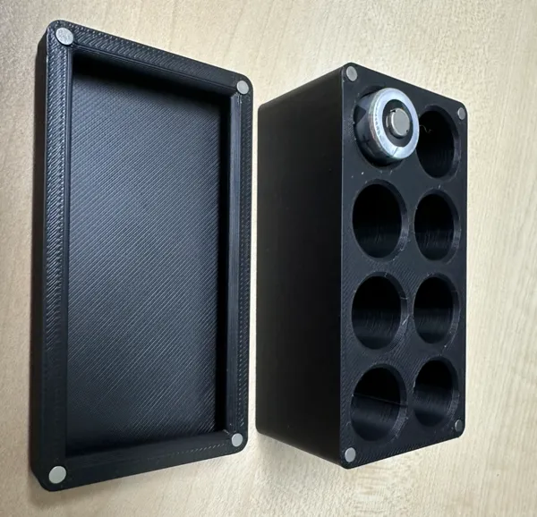 Boîte à piles CR2 avec couvercle magnétique
