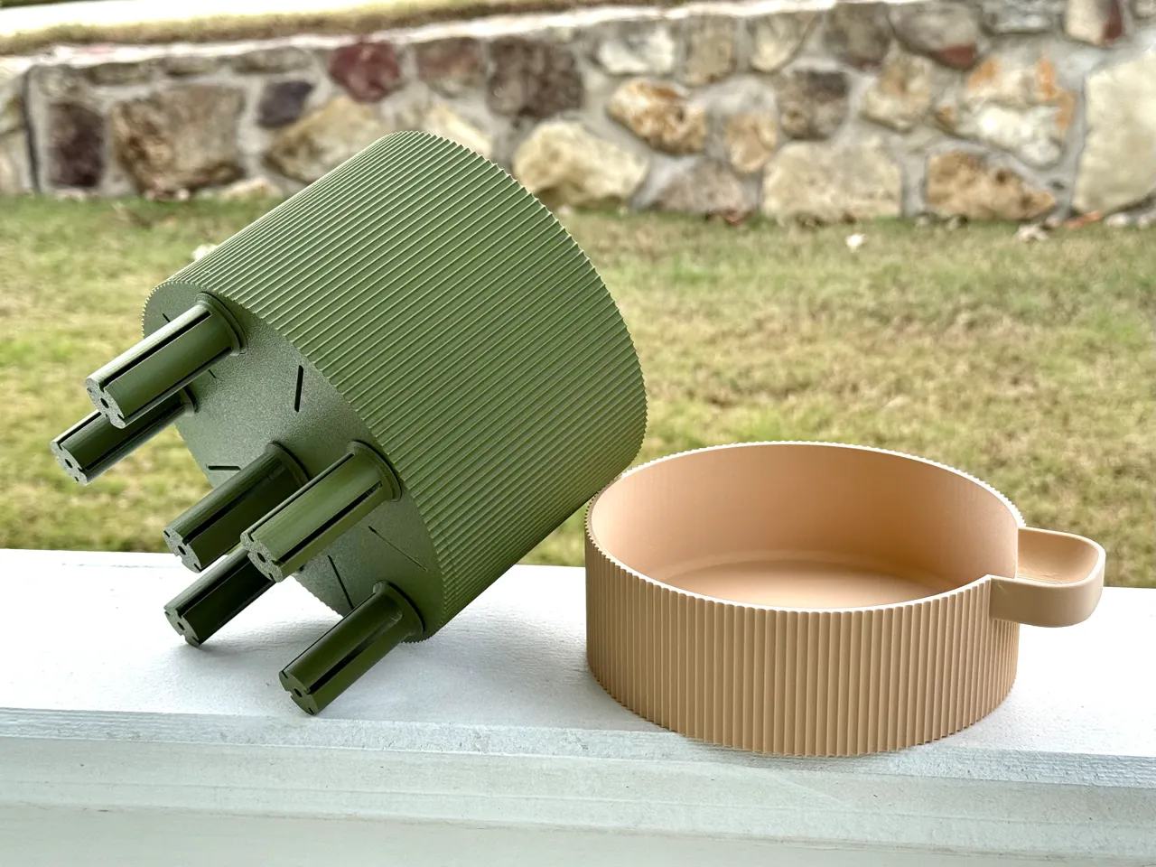 Round Self-Watering Planter Ribbed (Medium) view 4