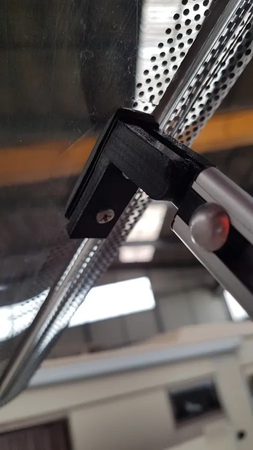Polyplastic window hinge