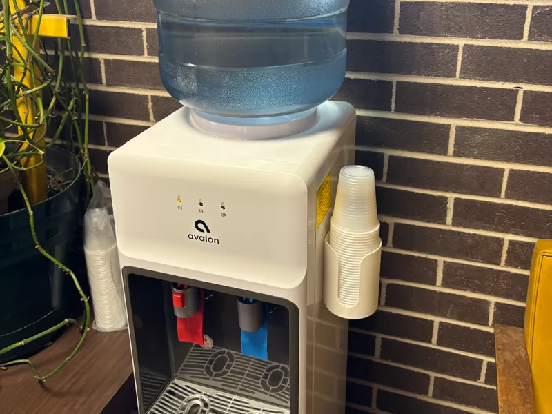 Water cooler cup holder
