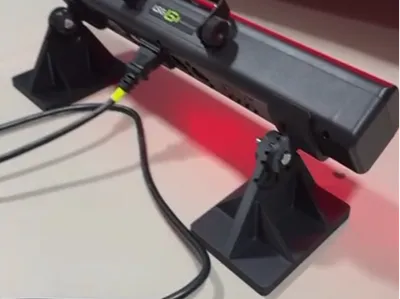 Articulated pedestal for spotlight (reflector)