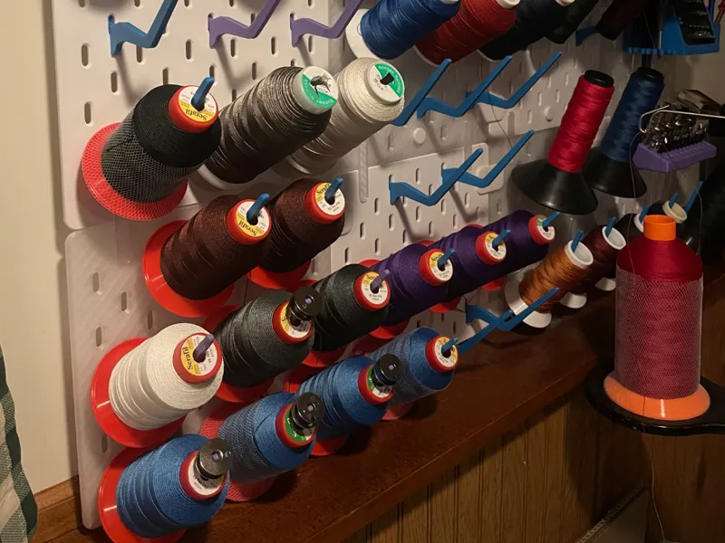Skadis thread & bobbin hooks for industrial spools