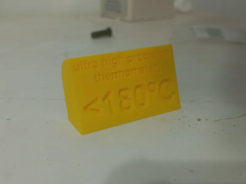 Ultra high precision thermometer