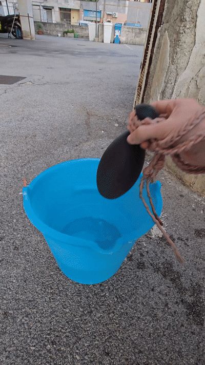 FingerFlow - Thumb watering can