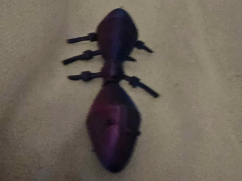 The Ant With Wobbly Antenna