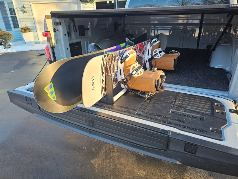 PowHauler – The Truck-Bed Snowboard Rack