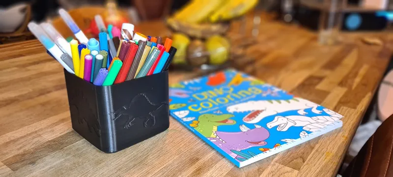Container with imprinted dinosaures