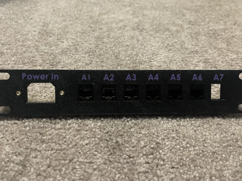 10 inch Rack IEC Power Pass-Through, 7 Keystone 1U