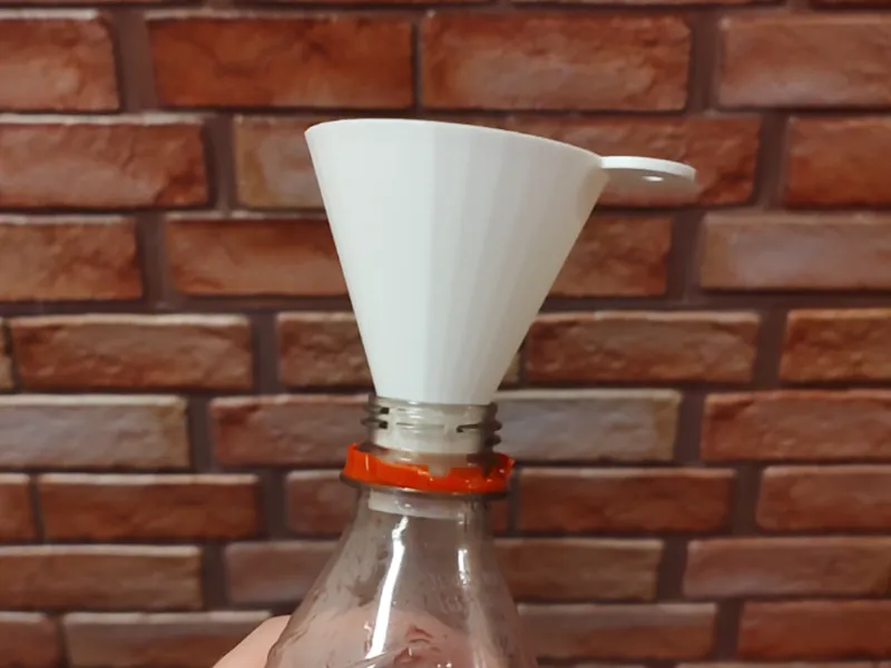 Funnel for PET bottle