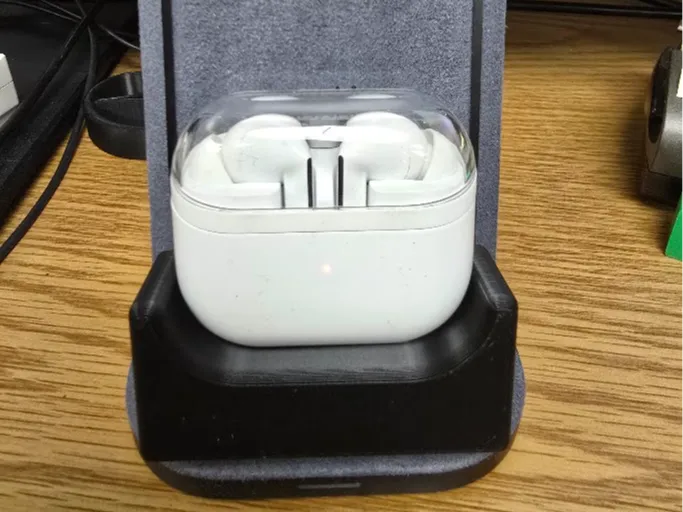 Samsung Galaxy Buds3 Pro wireless charging stand