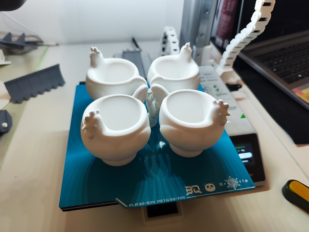 Miniatura 3 do modelo 3D Chicken Egg Holder