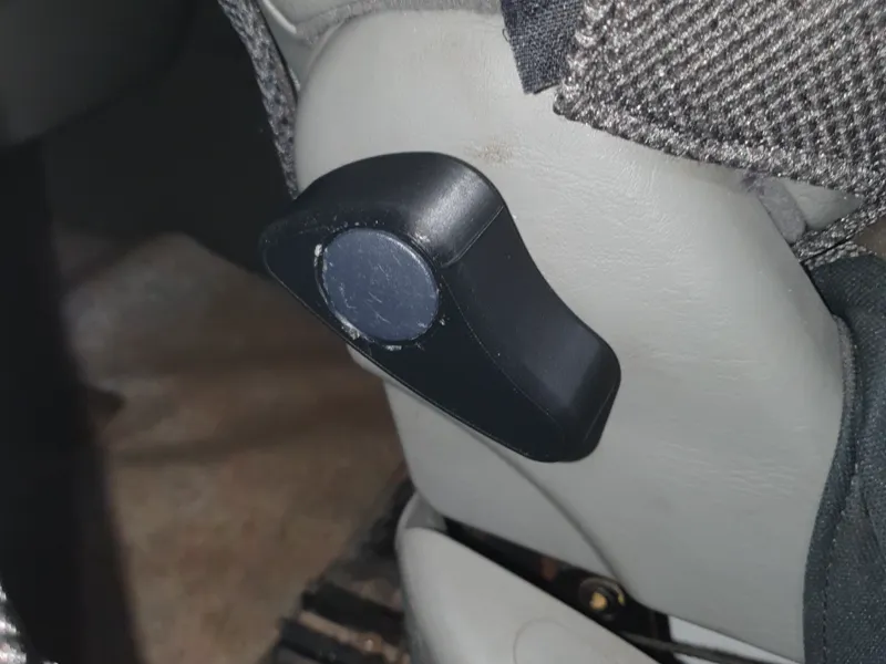 Seat adjustment lever for Vivaro Traffic Primestar