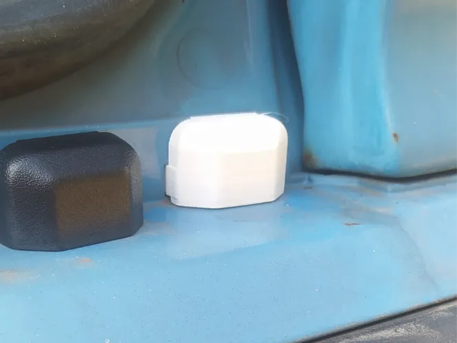Škoda Felicia Bumper nut cover