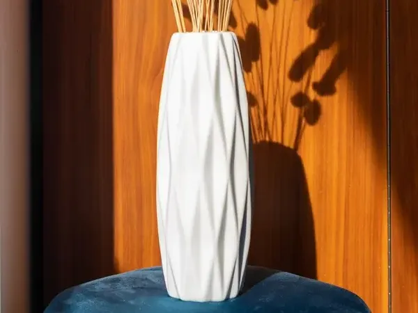 Simple, Low-Poly Hand Modeled Vase
