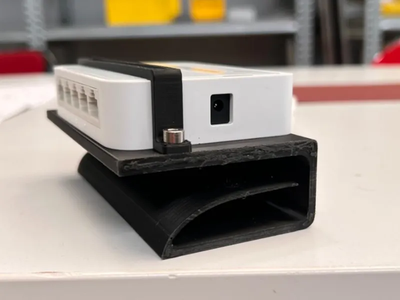 Bench stand support for TP-LINK TL-SF1005D switch