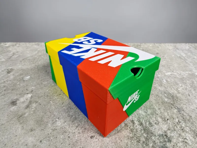Nike SB Stripe Box with hinge