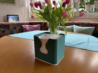 0.2mm layer, 2 walls, 15% infill, weißer Sockel mit AMS