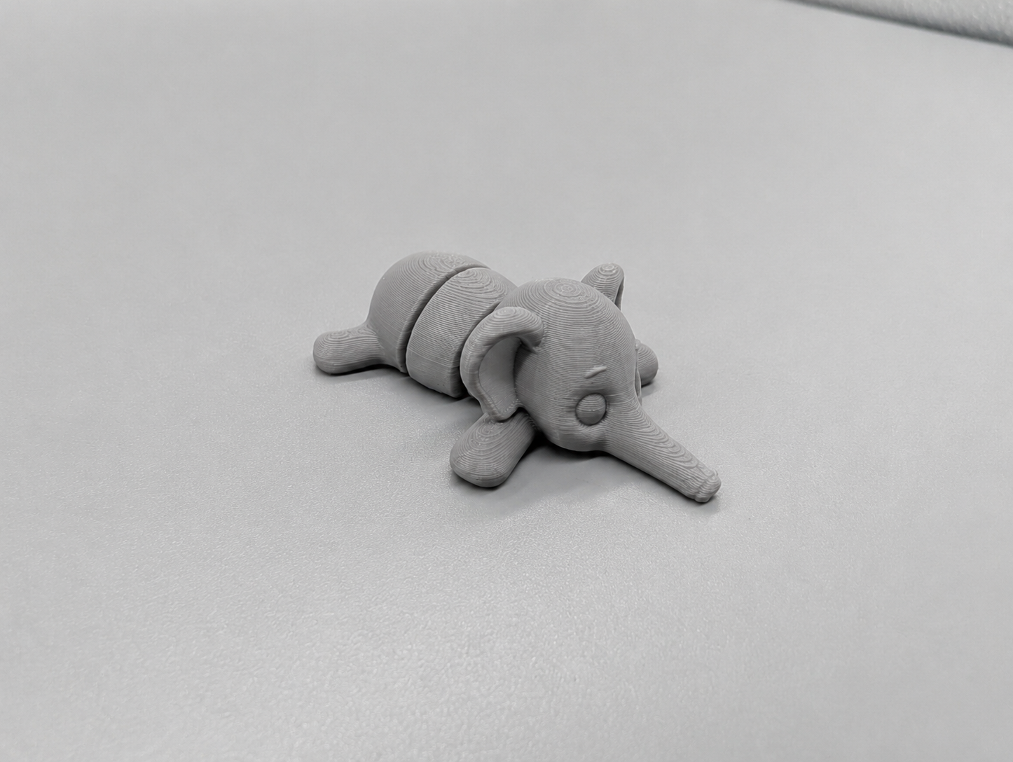 Miniatura 2 do modelo 3D Tiny Elephant