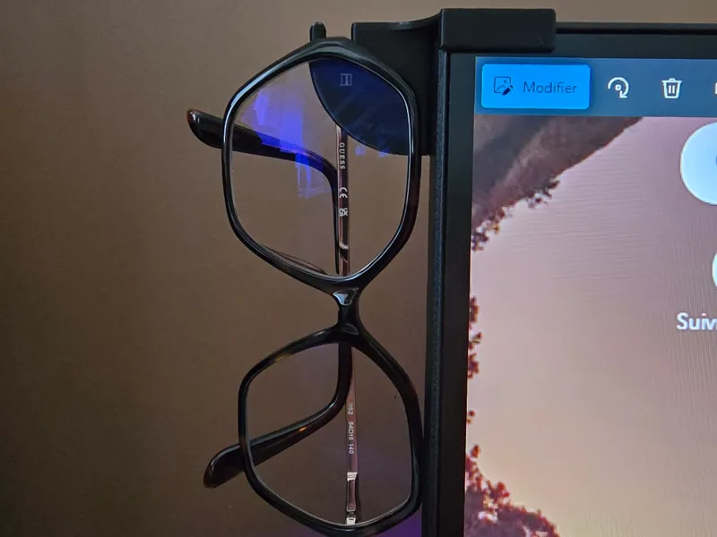Support lunettes sur pc