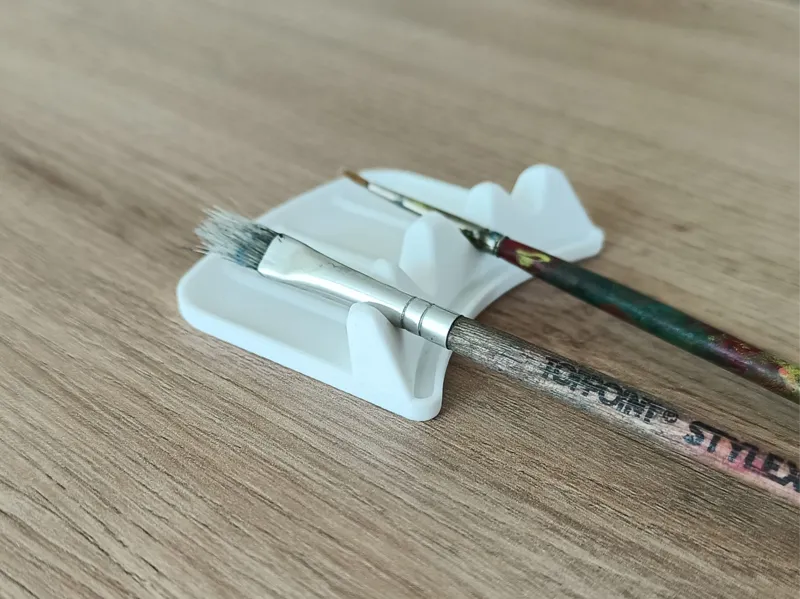 Small brush holder