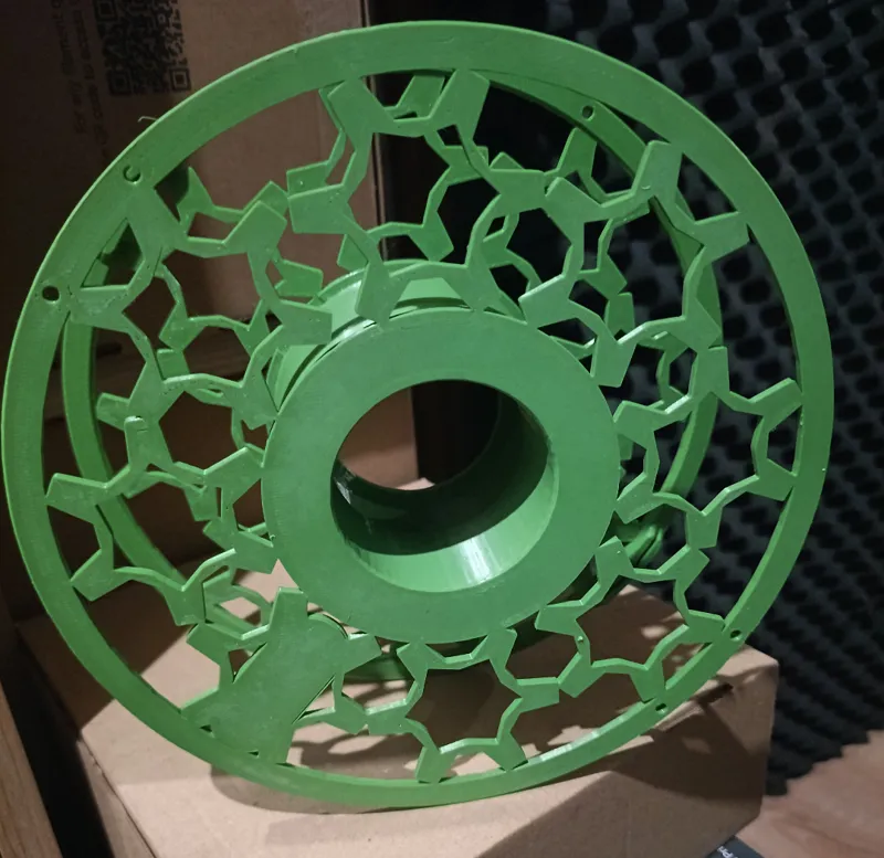 Bambu spool. Gear edition + filament clip.