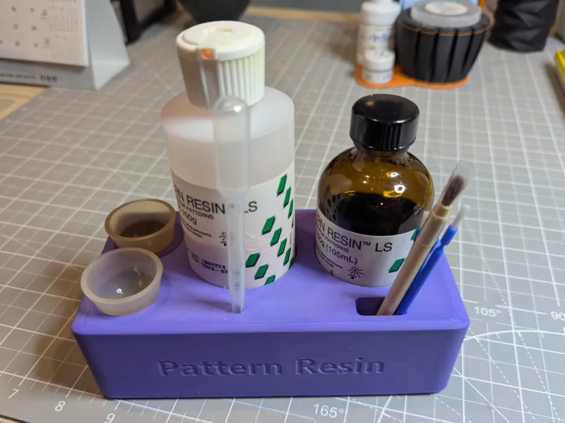Pattern Resin Holder