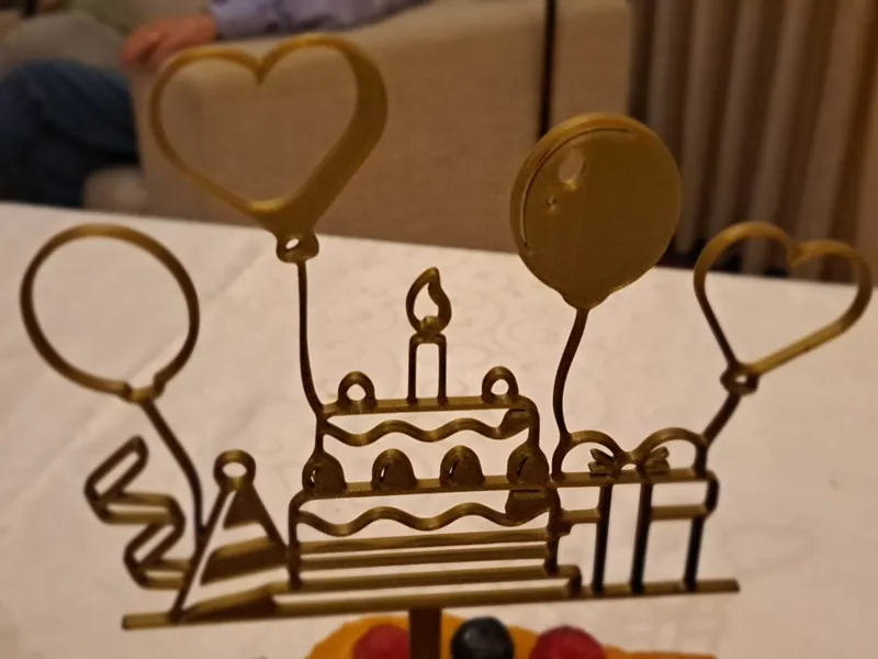 Cake topper with ballons