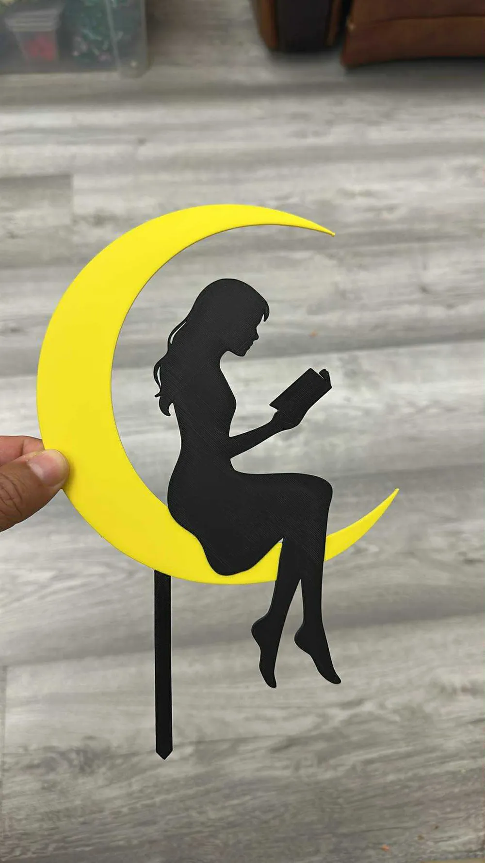 [cake topper] Girl reading on the Moon - Free 3D Print Model - MakerWorld
