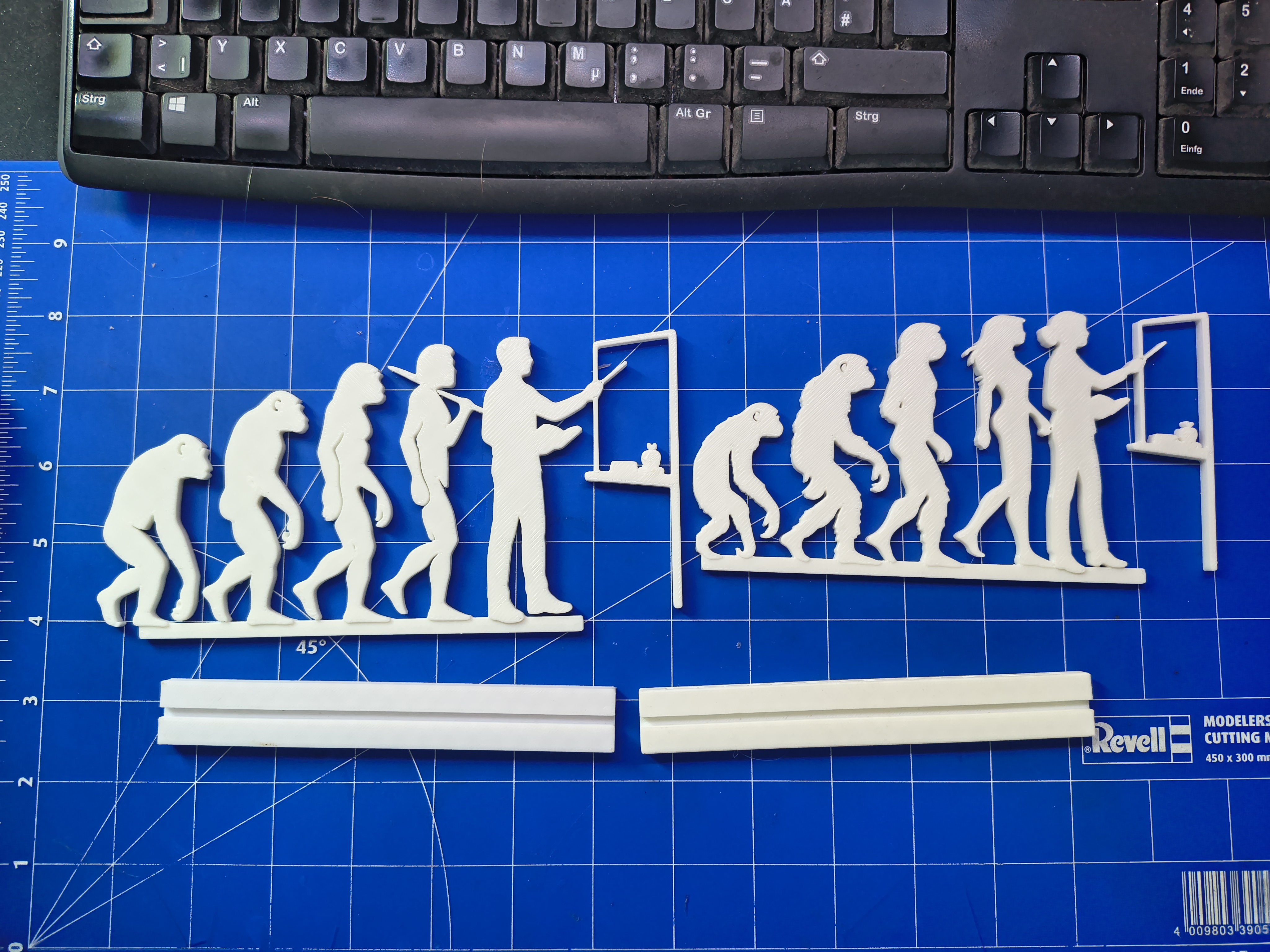 Miniatura 1 do modelo 3D Teacher Evolution Silhouette