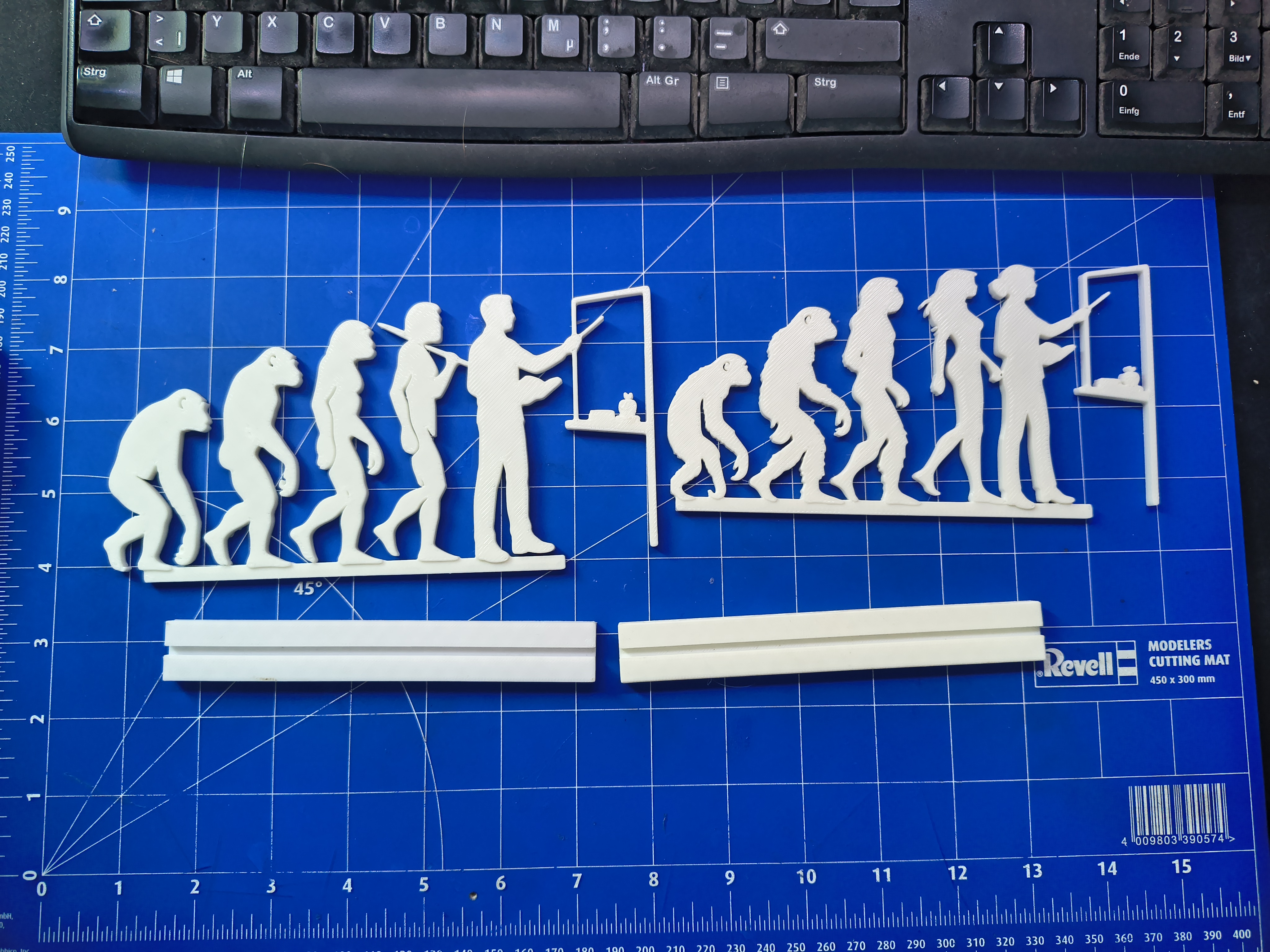 Miniatura 2 do modelo 3D Teacher Evolution Silhouette