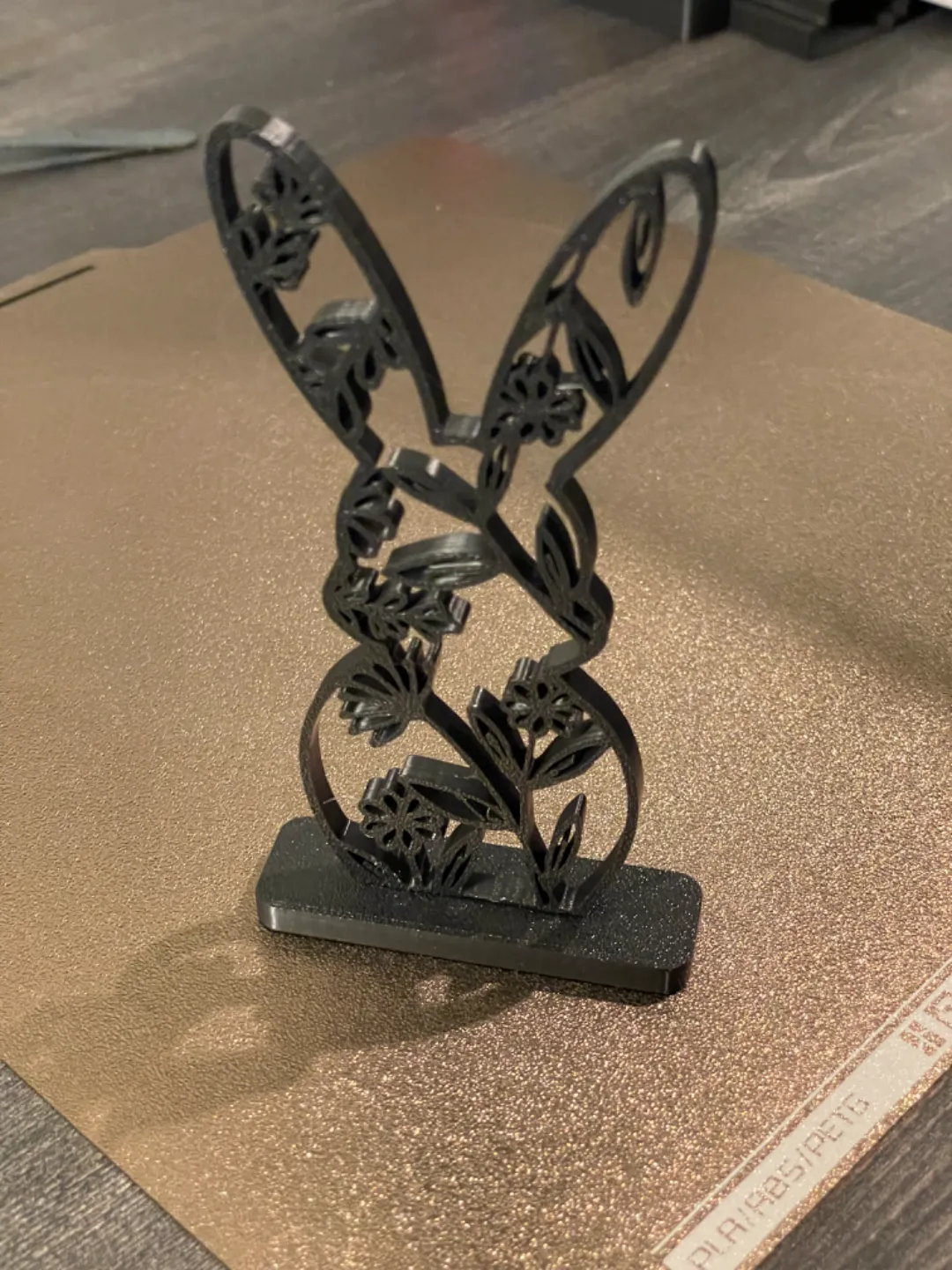 Floral Easter Bunny Sculpture Deco / Floral rabbit Sclupture with stand / Oster Hase view 3