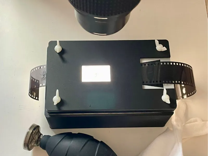 LED light source case for Essential Film Holder