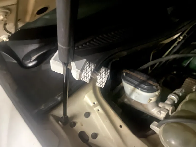 Gas Strut Clamp