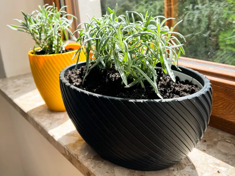 Ribbed planters