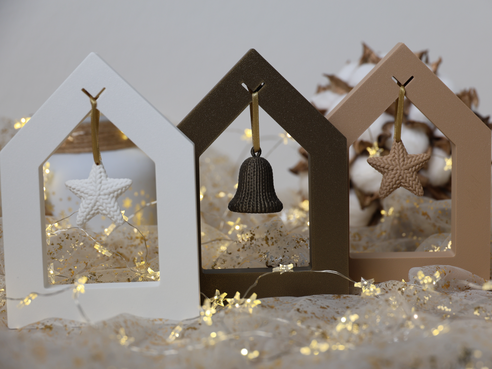 Christmas Decoration House with Ornaments – Arrow - 1