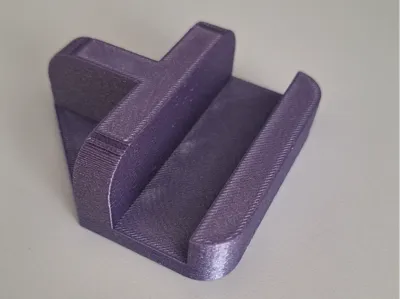 Simple Geometric Phone Stand