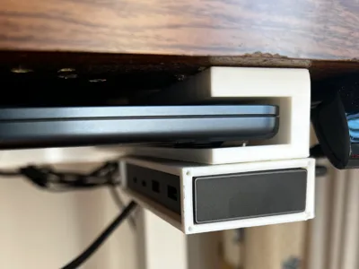 UGREEN Revodok Pro 108 Desk Mount