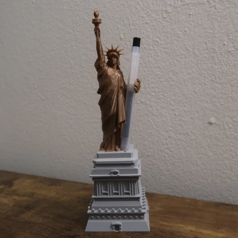 Statue of Liberty Pen Holder
