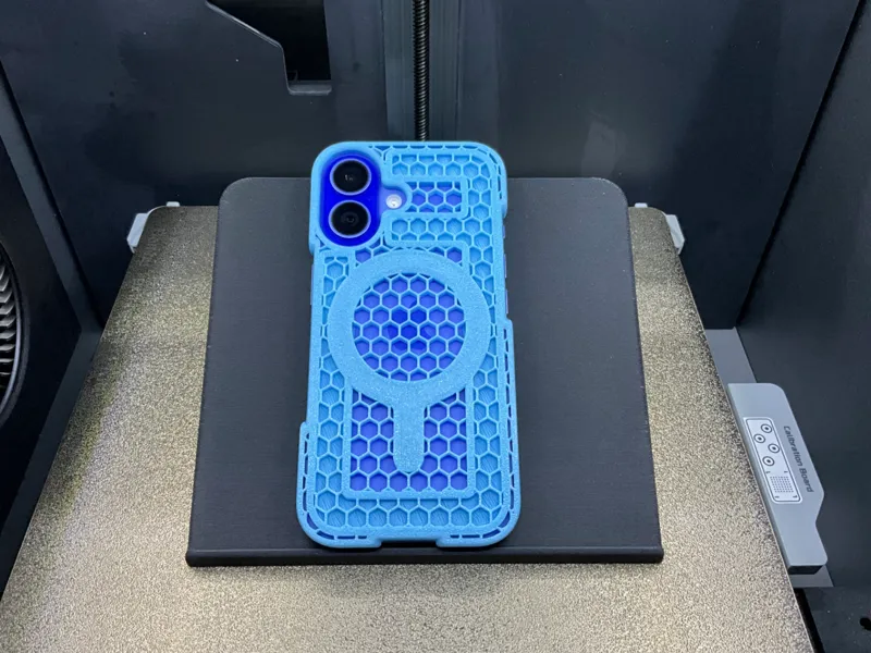 iPhone 16 背板贴/粘贴式手机壳（Make Back Flat Again）