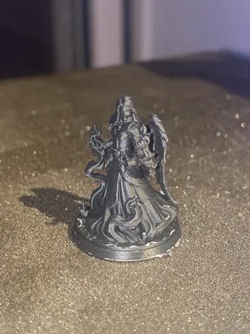 Figura decorativa: Isolde - Miniature Warlock Aasimar female — vista de referencia 3
