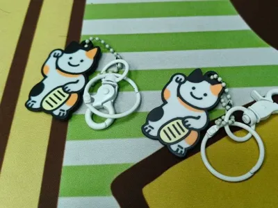 #21 Ditto Lucky Cat keychain