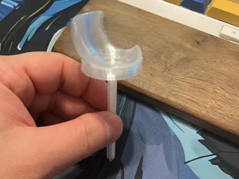 Golf tee with petal