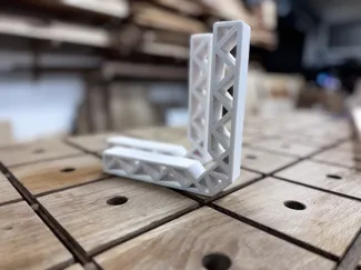 Large robust clamping square