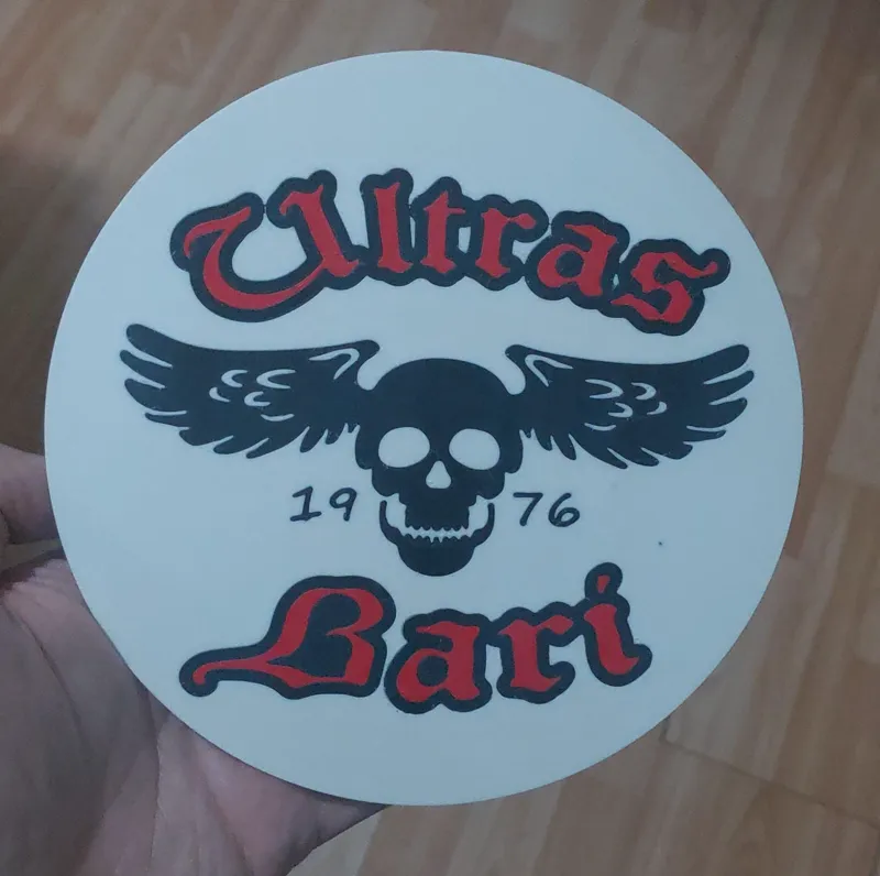 Luce della Passione: Lampada ‘Ultra Bari 1976’