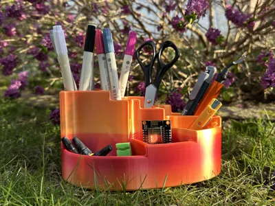 Office desk organizer - Easter design