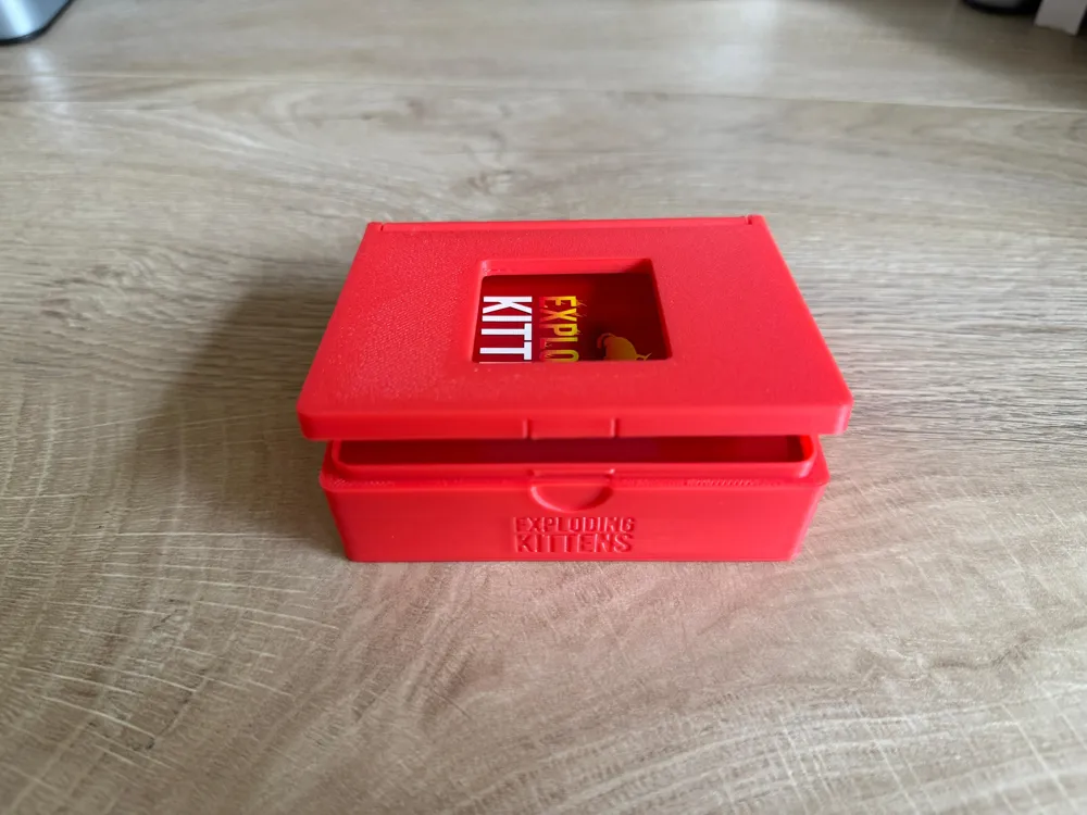 Print-in-place Parametric Card game box by Eduardo MakerWorld: Download ...