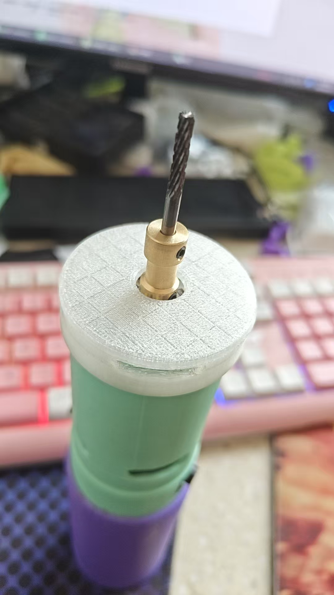 Miniatura 1 do modelo 3D 12伏锂电灯光电磨