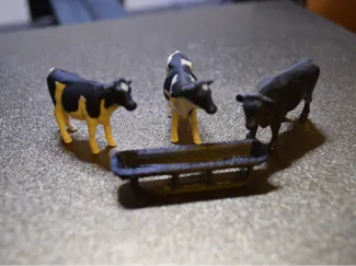 1/64 scale cow feed bunk